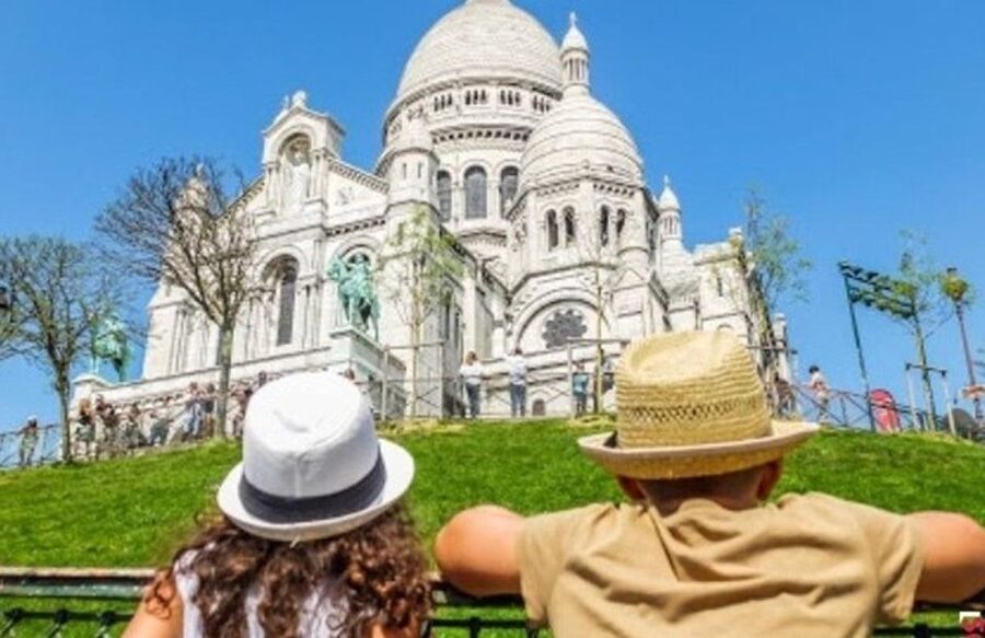 Montmartre: Guided Tour for Kids and Families - Languages, timing, and practical comfort