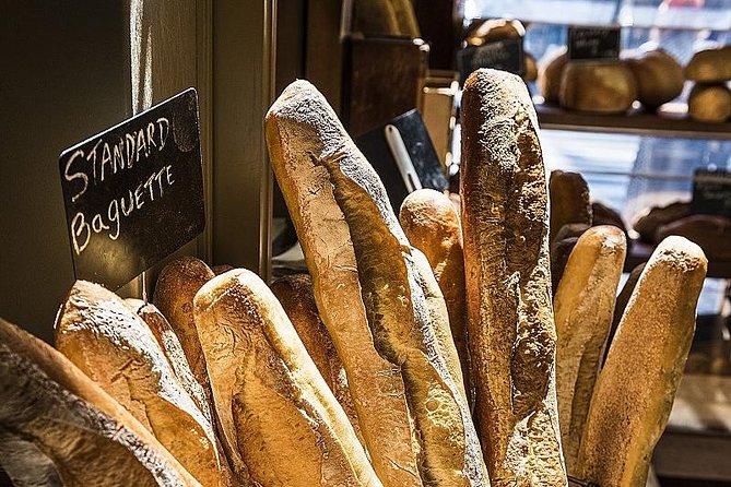 Montmartre Hidden Gems and Scenic Highlights Walking Tour - La Maison Rose and the best photo stop