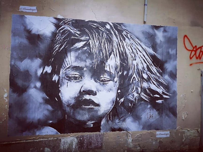 Montmartre : private family tour - Le Passe-Muraille and Montmartre’s playful side