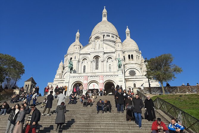 Montmartre/Sacre-Coeur/Paris- Artistic & Bohemian Epicenter - Rue Lepic and the world of Amelie