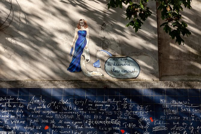 Montmartre Street Art Tour with an Artist - Finishing at Sacré-Cœur