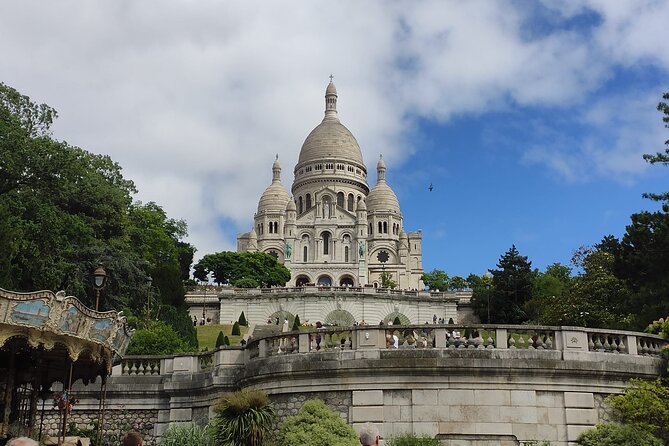 Montmartre Walking Guided Tour - The Pink House and Montmartre’s picture-perfect streets