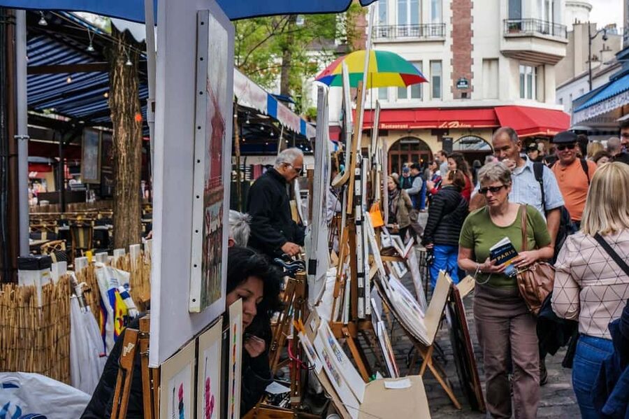 Montmartre Walking Tour with a Local Guide - The Wall of Love and Montmartre’s romantic side