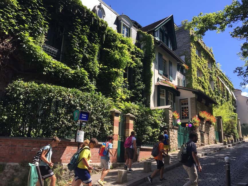 Montmartre Walking Tour with a Local Guide - Dalida’s statue and the quieter corners