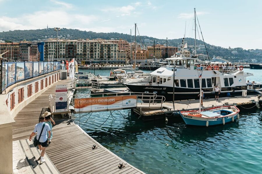 Nice: 1-Hour Sightseeing Cruise to Villefranche Bay - Seating, weather, and onboard comfort