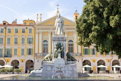 1 or 2-Day Hop-On Hop-Off Bus Tour