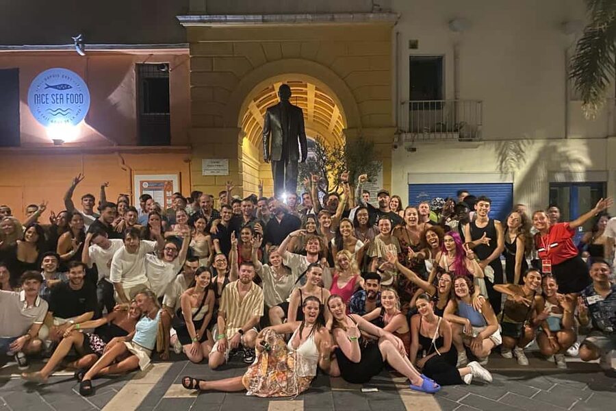 Nice: 4 Bar, 1 Club Riviera Bar Crawl Party with Free Shots - Three hours around Cours Saleya