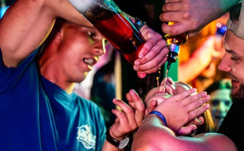Nice: Bar/Pub Crawl with Free Shots and VIP Entry - Key points at a glance
