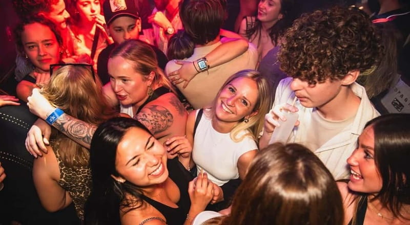 Nice: Bar/Pub Crawl with Free Shots and VIP Entry - A social night built around Nice’s Old Town