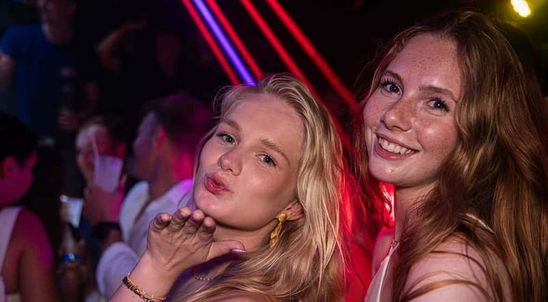 Nice: Bar/Pub Crawl with Free Shots and VIP Entry - The final nightclub and VIP entry