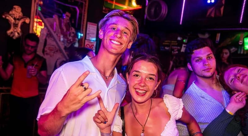 Nice: Bar/Pub Crawl with Free Shots and VIP Entry - The crowd, the guides, and the overall mood