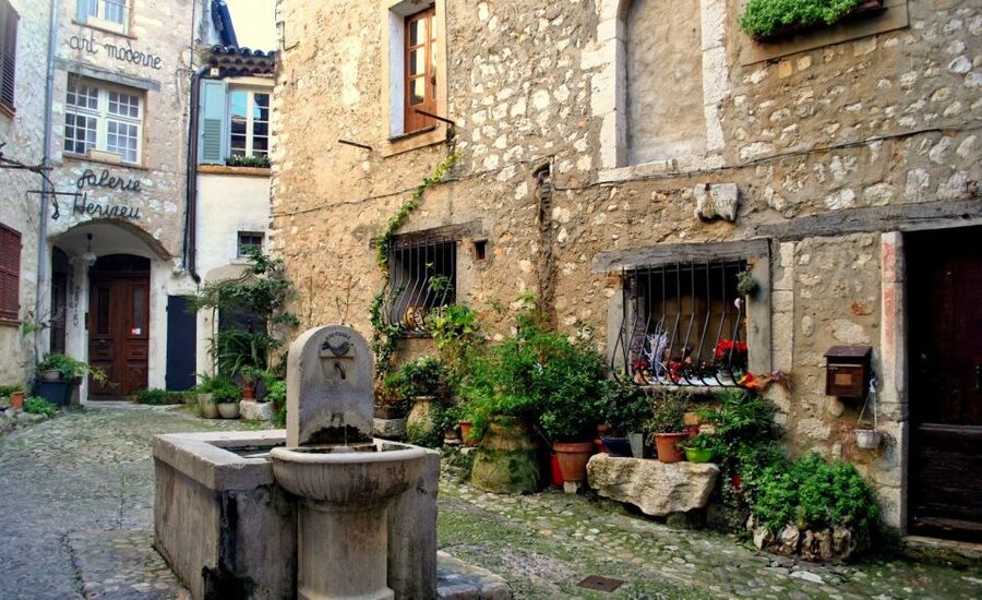 Nice: Cannes, Antibes & St Paul de Vence Half-Day Tour - Hotel pickup makes a multi-town day easier