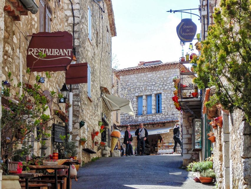 Nice: Countryside Tour with Grasse - Pickup from Nice and the road into the hills