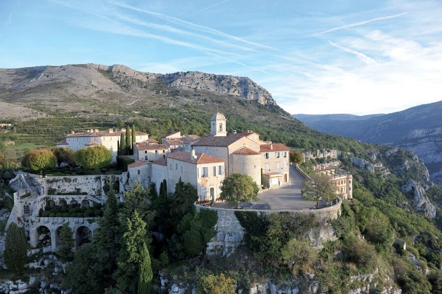 Nice: Medieval Villages Full-Day Guided Trip - Gourdon: a village above the Alps and Mediterranean