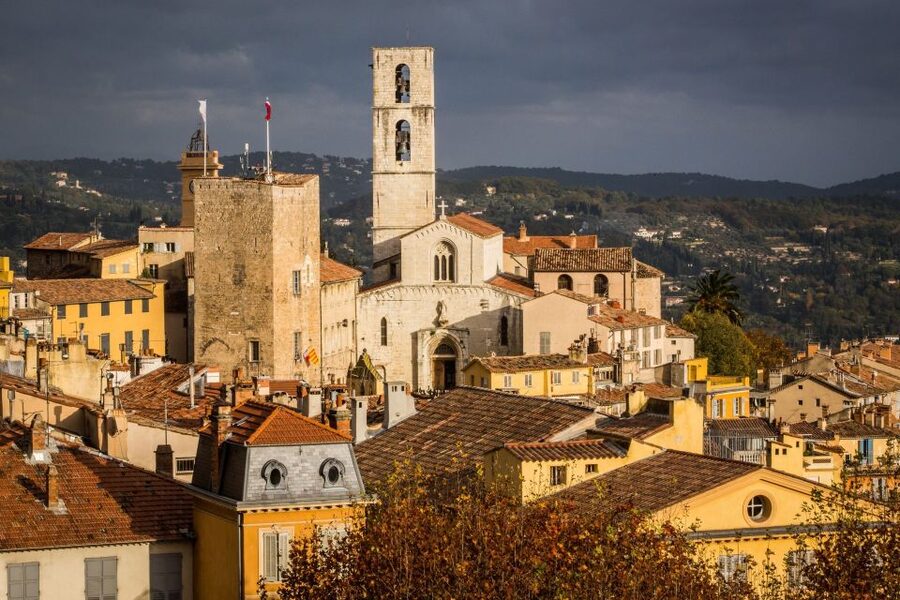 Nice: Medieval Villages Full-Day Guided Trip - Tourrettes-sur-Loup: ramparts, churches, and violet ice cream
