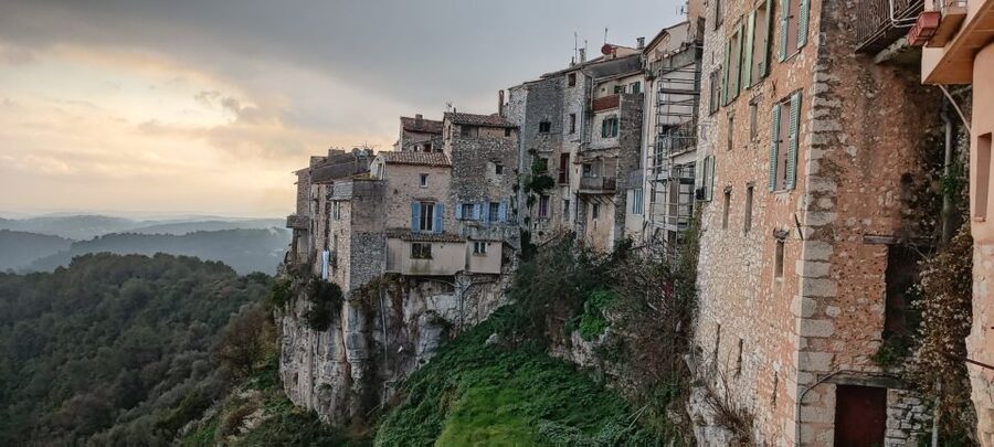 Nice: Medieval Villages Full-Day Guided Trip - The guides make the difference