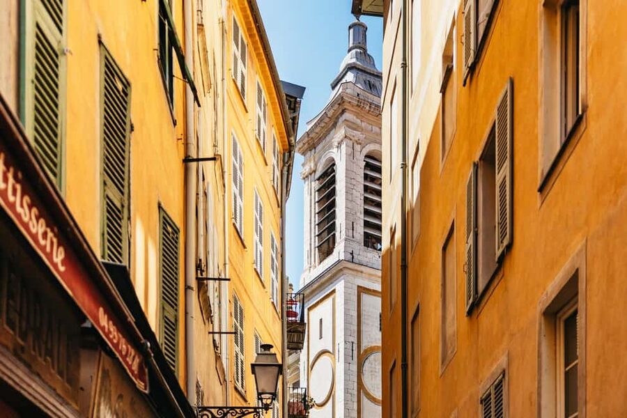 Nice: Old Town & Castle Hill Informative Guided Walking Tour - Why this is a smart first morning in Nice