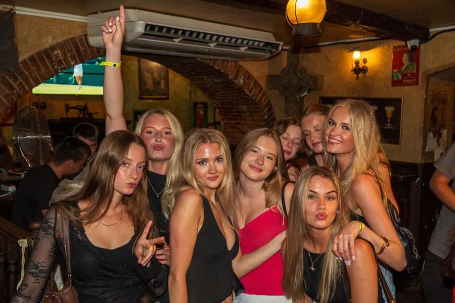 Nice: Party Bar Crawl with Club VIP, 6 Shots, and Games - The best fit for this Nice night out