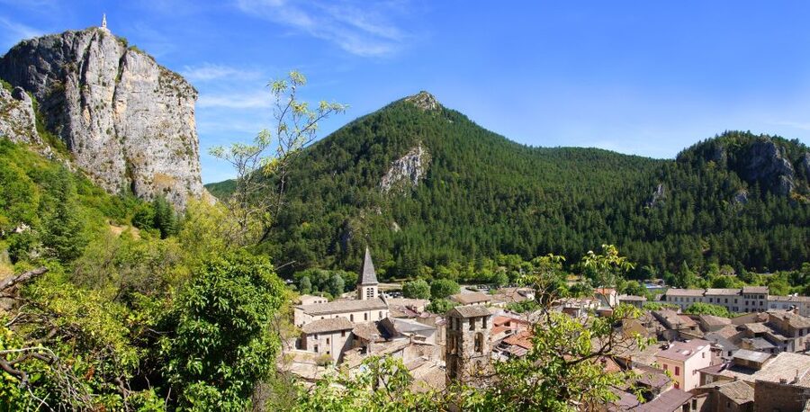 Nice: The Gorges du Verdon and Ste Croix Lake Full-Day Tour - The Guides Make the Long Drive Easier