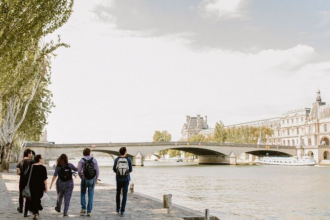Night Out in Paris: Boho Vibes & City Lights - Meeting the guide at the Panthéon