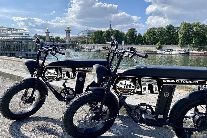 Night / Sunset Tour of Paris in Electric Bike - Trocadéro and the Liberty Flame