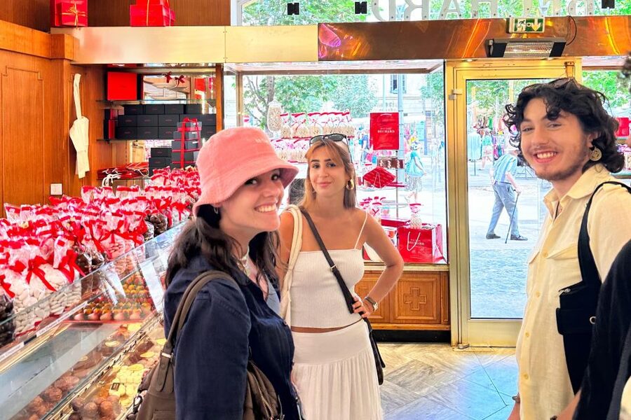 NO DIET CLUB - Unique local food tour in Aix en Provence - From specialty shops to lavender ice cream