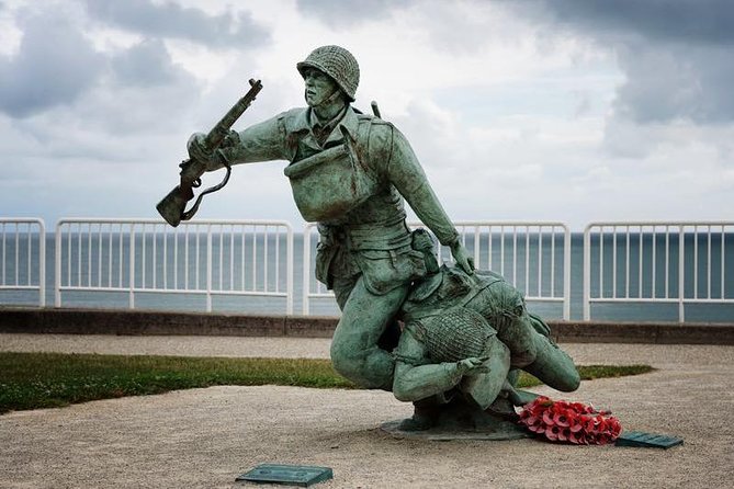 Normandy American D-Day Experience (From Bayeux Station) - Sainte-Mère-Église combines lunch and the airborne story
