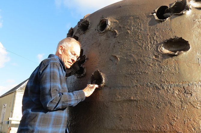 Normandy D-Day Private Tour with Omaha Beach from Paris - Longues-sur-Mer: original coastal artillery