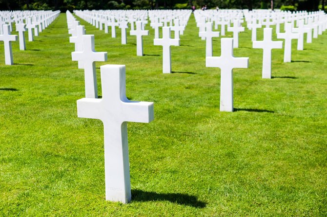 Normandy D-Day Small-Group Day Trip with Omaha Beach, Cemetery & Cider Tasting - A simple Normandy lunch for 10 to 20 euros