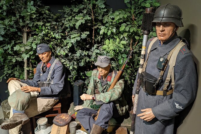 Normandy Victory Museum admission ticket - Twenty scenes that put you inside the story