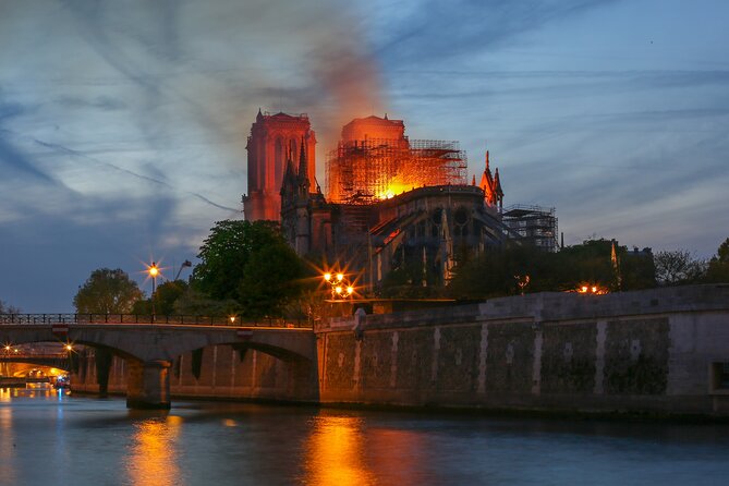 Notre Dame Cathedral: Exterior Guided Tour & Unscheduled Access - What this Notre Dame experience really offers