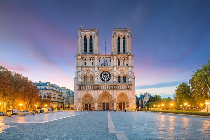 Notre Dame Cathedral: Exterior Guided Tour & Unscheduled Access - Entering Notre Dame for free