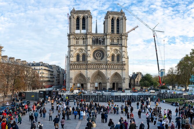 Notre Dame Cathedral: Exterior Guided Tour & Unscheduled Access - The timing, crowd, and sound tradeoff