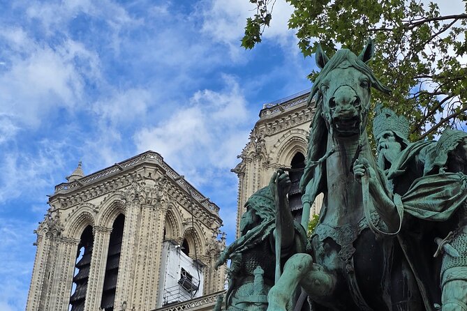Notre Dame de Paris Interior Guided Tour - Crowds, timing, and the value of a small group