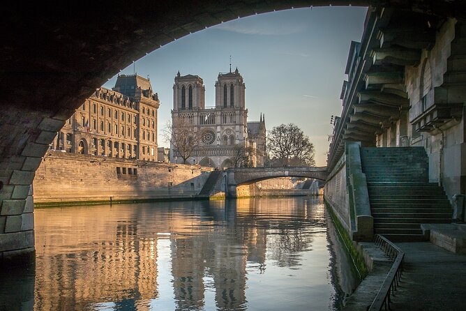 Notre Dame Guided Tour with Scheduled Group Access Option - Crowds, pacing, and the practical feel of the visit