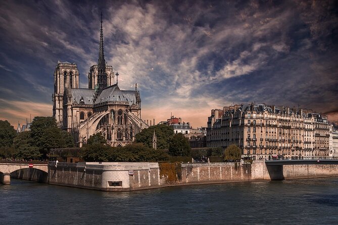 Notre Dame Guided Tour with Scheduled Group Access Option - Who will get the most from this tour