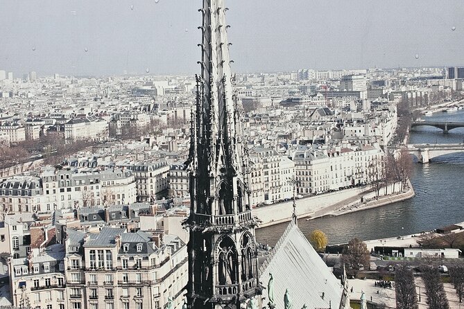 Notre Dame Paris Outdoor Tour with Crypt Entry - Going below the Parvis in the archaeological crypt