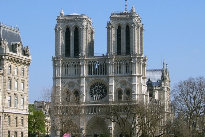 Notre Dame Paris Outdoor Tour with Crypt Entry - Group size, pace, and comfort