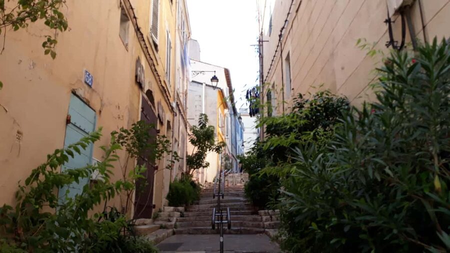 "Old Marseille" district tour and treasure hunt - Entering Le Panier, Marseille’s old district