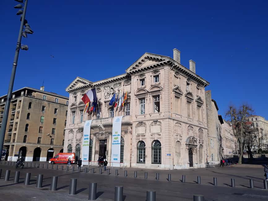 "Old Marseille" district tour and treasure hunt - What the $33 price includes