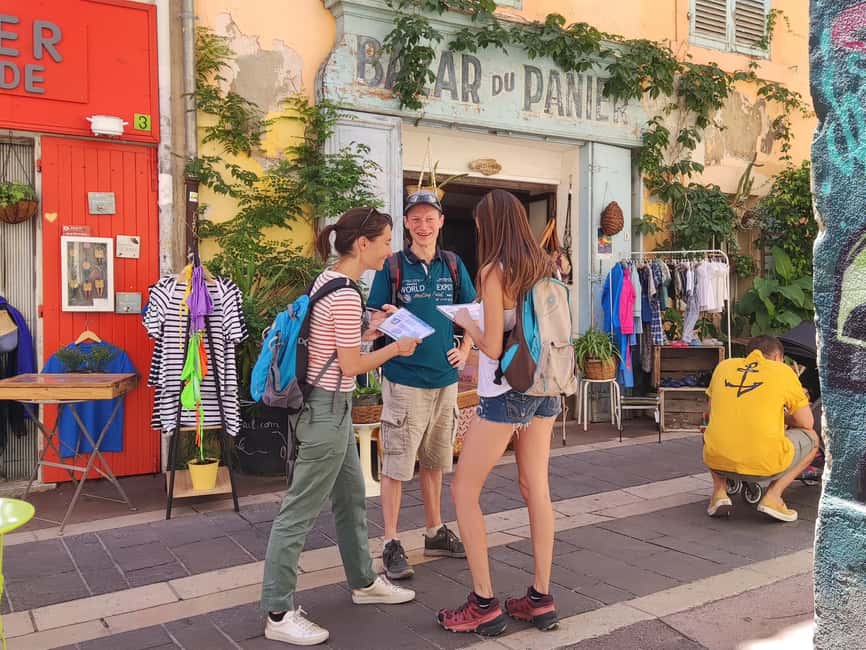 "Old Marseille" district tour and treasure hunt - Starting near City Hall and the Old Port