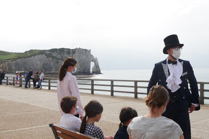 Outdoor Escape Game in Étretat - The cliffs: a grand setting for clues