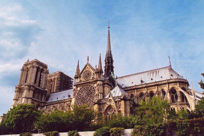 Outdoor Notre-Dame walking Tour with Sainte-Chapelle Entry - Shakespeare and Company and the literary side of the island
