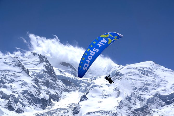 Paragliding Tandem Flight over the Alps in Chamonix - Why a Chamonix paragliding flight feels different