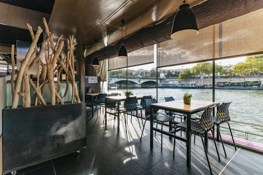 Paris: 1-Hour Sightseeing Cruise and 3-Course Bistro Dinner - The one-hour Seine route
