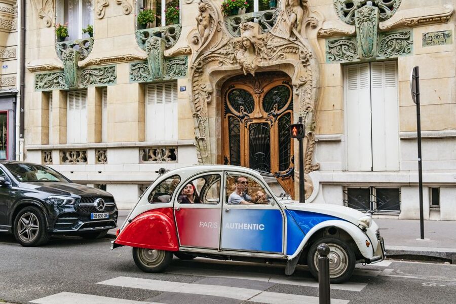 Paris: 1-Hour Vintage Citroen 2CV Tour - Why the 2CV makes the ride special