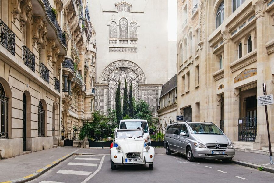 Paris: 1-Hour Vintage Citroen 2CV Tour - Ile de la Cité and Notre-Dame