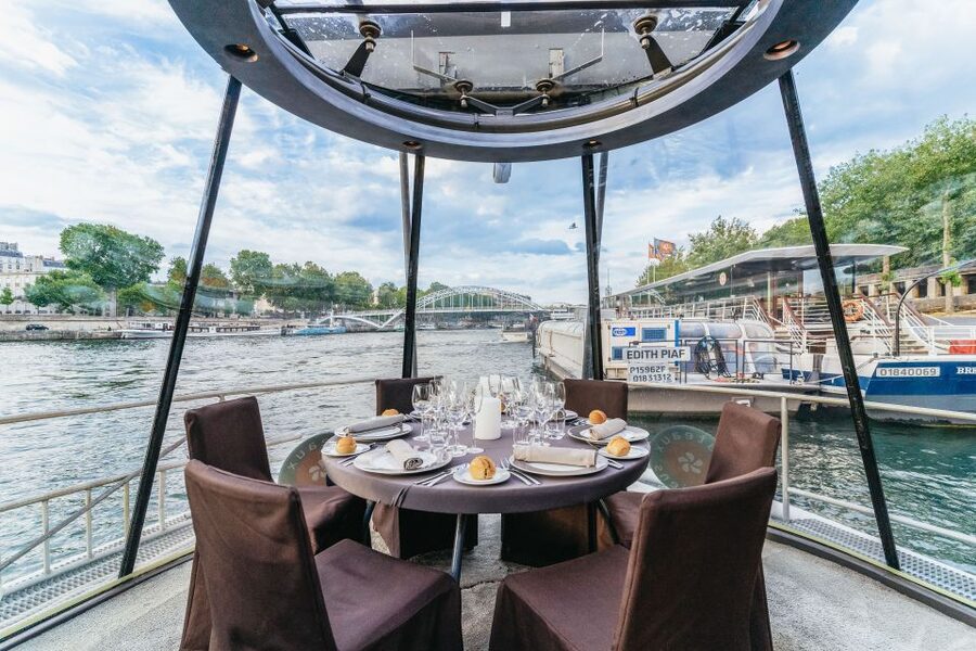 Paris: 3-Course-Dinner Cruise on the Seine with live music - How good is the value at $135?