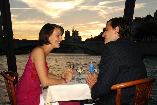 Paris 3-Course Gourmet Dinner and Sightseeing Seine River Cruise - The Three Courses: Good Choice, Mixed Value