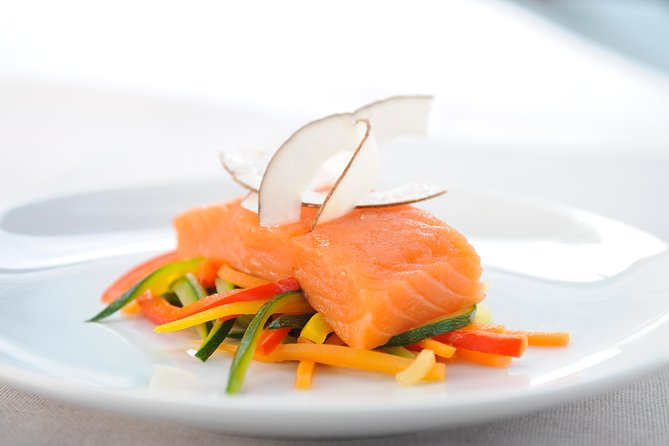Paris 3-Course Gourmet Dinner and Sightseeing Seine River Cruise - What the $110.60 Price Really Buys